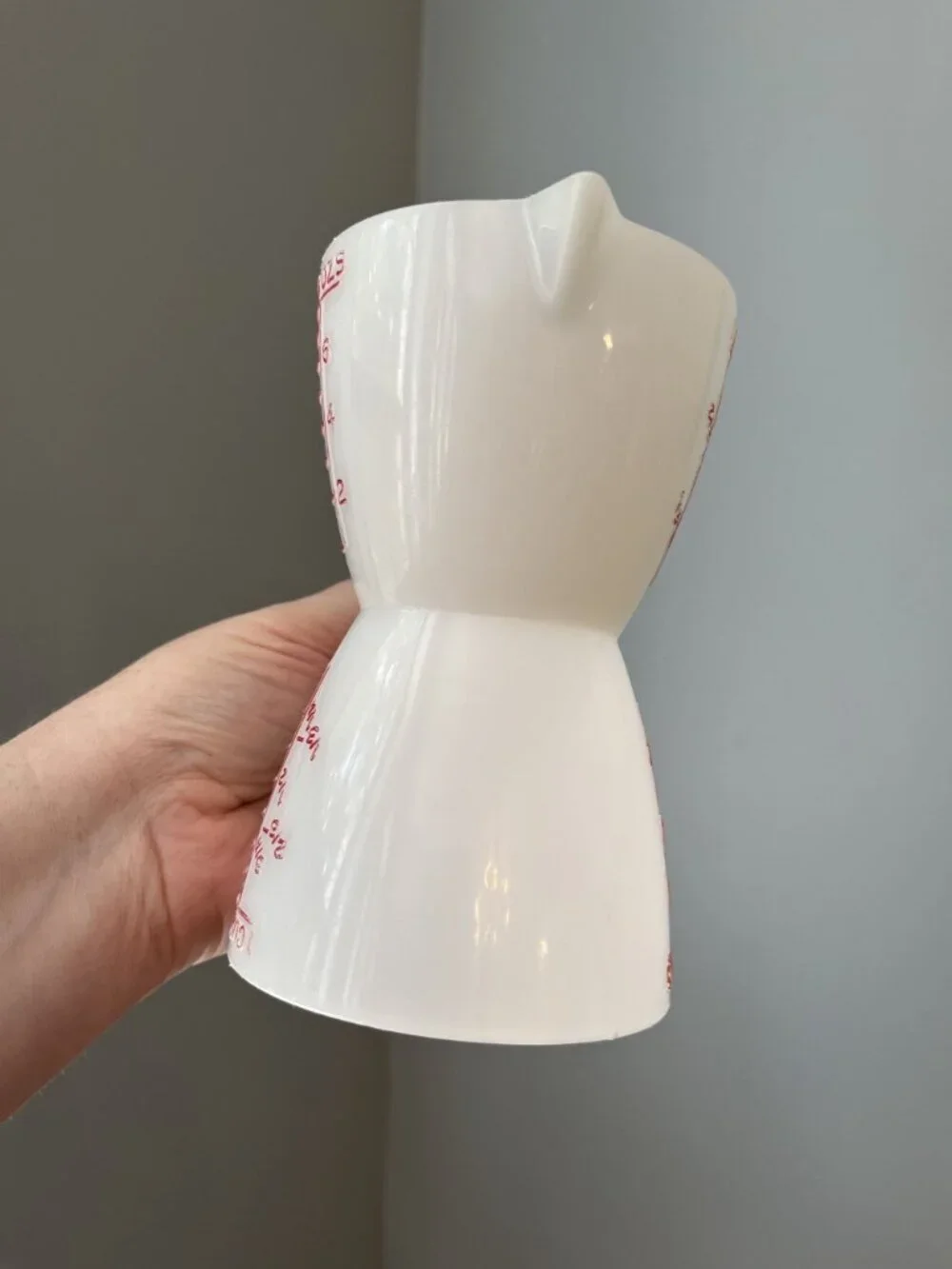 Vintage Tupperware Double-Sided Measuring Cup Hourglass Design 1 Cup 8 Oz Wet/Dr